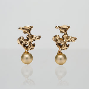 Earrings in Bronze with Cream White Pearl