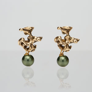 Earrings in Bronze with Green Pearl